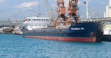 Stire din Economie : Navele cu deșeuri dau dureri de cap autorităților române