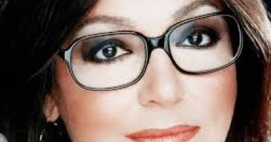 Stire din Cultură-Educație : Concertul Nana Mouskouri, din România, amânat