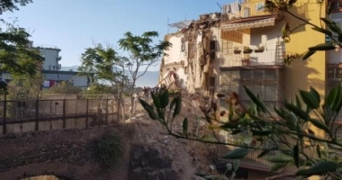 UPDATE. BLOC DE LOCUINȚE, PRĂBUȘIT ÎN ITALIA! Persoane dispărute, altele prinse sub dărâmături - 2