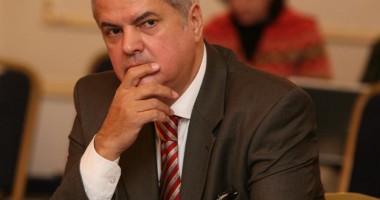 Stire din Politică-Administrație : Adrian Năstase, URMĂRIT PENAL într-un nou dosar