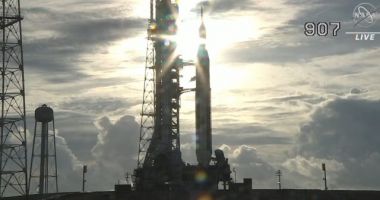 Stire din Actualitate : NASA a amânat lansarea rachetei Artemis 1 din cauza unor defecțiuni