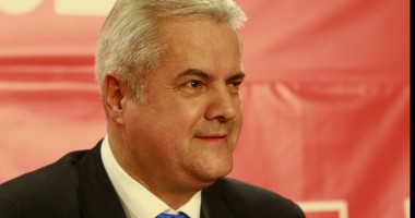ADRIAN NĂSTASE S-A ÎMPUȘCAT ÎN GÂT