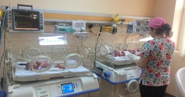 Stire din Social : O femeie cu Covid 19 a născut gemeni