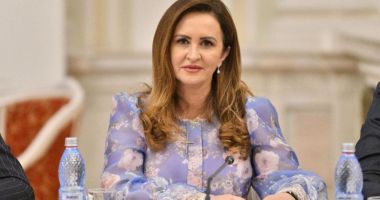 Stire din Social : Natalia Intotero: Mamele minore beneficiază de o bursă 700 de lei dacă merg la şcoală