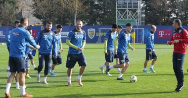 Stire din Sport : Trag tare la antrenamente! Tricolorii se pregătesc pentru duelul cu Suedia