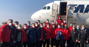 Stire din Sport : Naţionala masculină de handbal, zbor spre Kosovo. „Sunt luptători!”