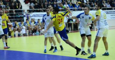 Stire din Sport : Handbaliștii tricolori au câștigat returul cu Kosovo