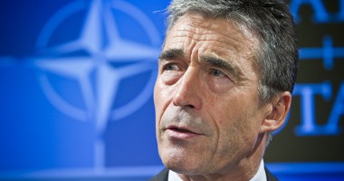 Stire din Actualitate : Secretarul general al NATO: Vizita președintelui rus în Crimeea este 'nepotrivită'