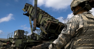 Stire din Eveniment : NATO suplimentează numărul soldaților din România