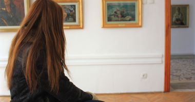 Stire din Cultură-Educație : În „Natura moartă” a lui Petraşcu pâlpâie sclipiri sidefii