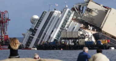 Stire din Actualitate : Naufragiu. 500 de imgranți la bord, DOAR 10 SUPRAVIEȚUITORI!