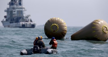 Stire din Actualitate : Naufragiul din Coreea de Sud - Alți patru membri ai echipajului feribotului scufundat, arestați