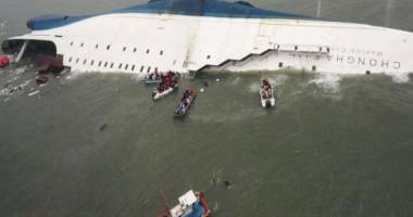 Stire din Actualitate : Naufragiul feribotului Sewol: Curtea Supremă confirmă închisoarea pe viață pentru căpitan