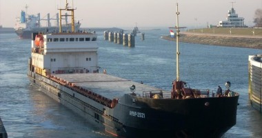 Stire din Economie : Șapte pasageri răniți într-un accident maritim