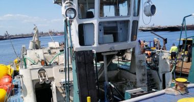 Nava care s-a scufundat în Portul Constanța la sfârșitul lui aprilie a fost adusă la suprafață - 2