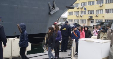 Nava amiral a Gărzii de Coastă, vizitată de elevii constănțeni / Galerie foto - 5