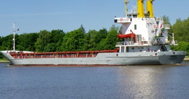 Stire din Economie : Eveniment naval în portul Constanța: o navă a lovit un dig în timpul manevrei de ieșire