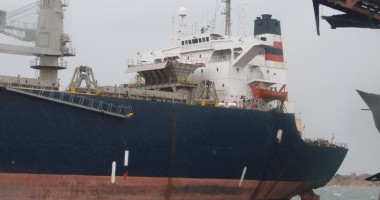 Echipajul navei "Grandiosa" e "legat de glie" - 4