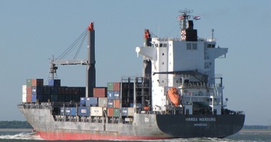 Stire din Economie : Pirații nigerieni au răpit patru navigatori de pe o navă germană
