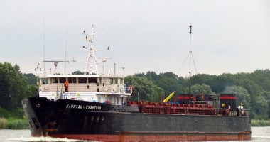 Stire din Economie : Nava Kapitan Kuznetsov a lansat SOS-ul