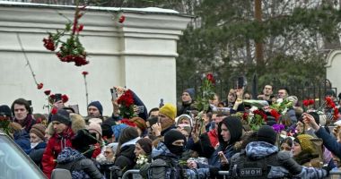 Stire din Actualitate : Val de arestări în Rusia în timpul funeraliilor lui Navalnîi. Oamenii strigau: 'Putin, criminal'