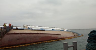 Stire din Eveniment : Trafic restricționat în portul Midia pe perioada verticalizării epavei "Queen Hind"