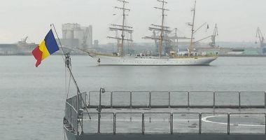 Nava Şcoală „Mircea” a ieşit din şantier, la probe pe mare - 2