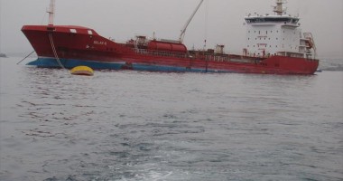 Stire din Economie : Grav accident la Dardanele: O navă care a încărcat animale în portul Midia a intrat în coliziune cu un tanc chimic