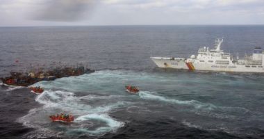 Stire din Eveniment : Două nave s-au scufundat pe coasta Asiei de Est