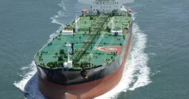 Nave cu petrol saudit și-au schimbat traseul din cauza amenințărilor din Marea Roșie