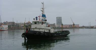 Stire din Economie : IARNA LA CONSTANȚA. Navigația în port a fost reluată