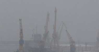 Stire din Social : Navigația în porturile maritime a fost, din nou, suspendată