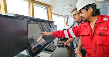 Stire din Economie : Reconversie profesională! "Lupi de mare" care aleg navigaţia fluvială
