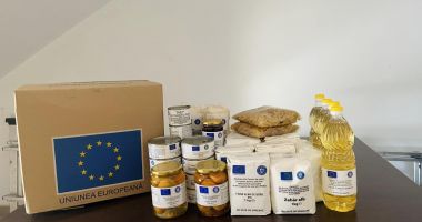 Stire din Politică-Administrație : Primăria Năvodari oferă pachete cu alimente persoanelor nevoiaşe din localitate