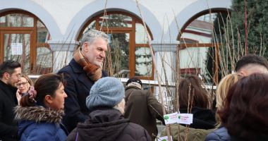 Stire din Politică-Administrație : Primăria Năvodari a oferit 1000 de arbori pentru cetăţenii din localitate