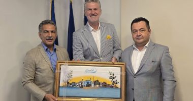 Stire din Politică-Administrație : Primarul oraşului Gemlik, Şukru Deviren, în vizită la Primăria Năvodari