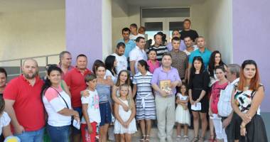 Stire din Politică-Administrație : Primarul Nicolae Matei a predat cheile pentru 32 de apartamente ANL