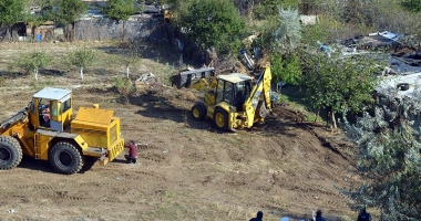Primăria Năvodari desființează construcțiile ilegale de pe domeniul public. "Vom da terenuri tinerilor să-și ridice case" - 3