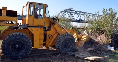Primăria Năvodari desființează construcțiile ilegale de pe domeniul public. "Vom da terenuri tinerilor să-și ridice case" - 2