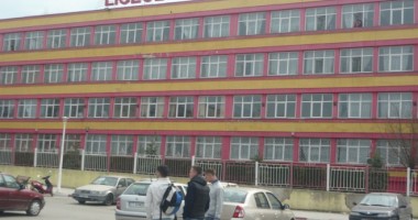 Stire din Cultură-Educație : UPDATE / FRAUDĂ LA BAC, în NĂVODARI! O clasă întreagă ELIMINATĂ după ce CAMERELE video au surprins TOT!