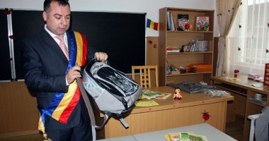 Stire din Politică-Administrație : Primăria Năvodari va oferi rechizite gratuite tuturor elevilor din oraș