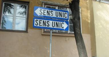 Stire din Politică-Administrație : Schimbări majore în circulația rutieră.  30 de străzi devin cu sens unic