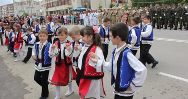 Primarul Nicolae Matei și năvodărenii au sărbătorit Ziua Eroilor și Înălțarea Domnului - 4