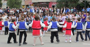 Primarul Nicolae Matei și năvodărenii au sărbătorit Ziua Eroilor și Înălțarea Domnului - 3