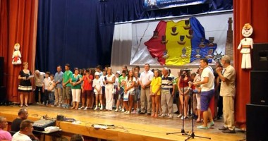 Stire din Cultură-Educație : Copii din toată țara la "Navo-Pontica"