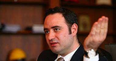 Stire din Politică-Administrație : Nazare: "Ministrul Transporturilor trebuie să demită de urgență conducerea CNADNR"