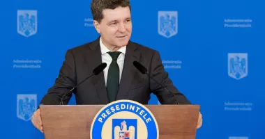 Stire din Politică-Administrație : Preşedintele României cheamă luni partidele parlamentare la consultări