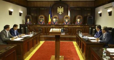 Toți judecătorii Curții Constituționale a Republicii Moldova au demisionat