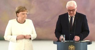Stire din Social : VIDEO. ÎNGRIJORĂTOR! Angela Merkel a suferit o nouă criză de tremurat, în public