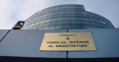 Stire din Eveniment : Magistrații spun că le sunt amenințate familiile. CSM a depus plângere la Parchet